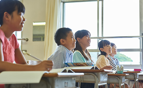 お子様にとって、多くの時間を過ごす学校はとても大切な場所