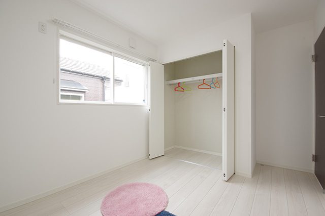 吹抜のある広々LDK・床暖房で足元ぽかぽかシンプルモダンハウス ハーバーハウス上越支店