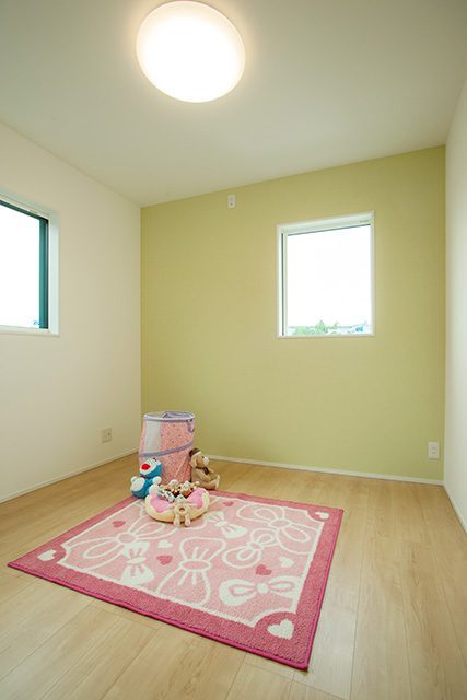 長野「２色のガルバリウム×無垢外壁！間接照明のある無垢床のLDKのお家」 ハーバーハウス上越支店