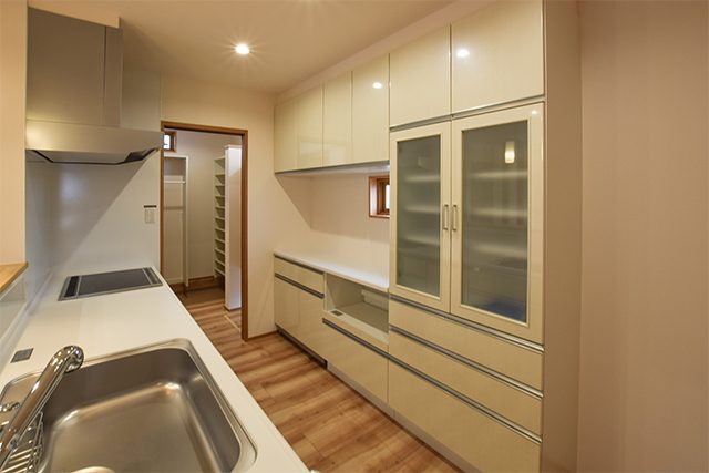 長野「こだわりの外観にＬＤＫ空間！ホーローキッチンと造作洗面台のあるお家」 ハーバーハウス上越支店