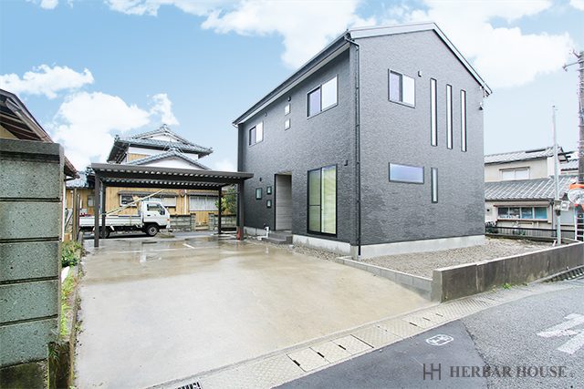 長野「吹抜け×鉄骨階段 立地に合わせた、抜け感のある居心地の良い家」 ハーバーハウス上越支店