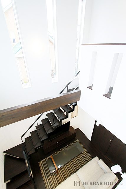 長野「吹抜け×鉄骨階段 立地に合わせた、抜け感のある居心地の良い家」 ハーバーハウス上越支店