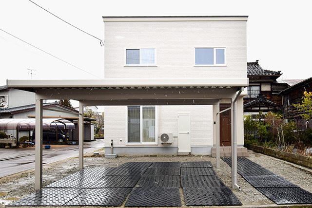 長野「ホワイト外壁×グリーン屋根のぬくもりのある家」 ハーバーハウス上越支店