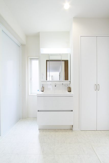 長野「広々お風呂と吹抜けでつくる開放的なリビングがポイント　くつろぎ空間のあるお家」 ハーバーハウス上越支店