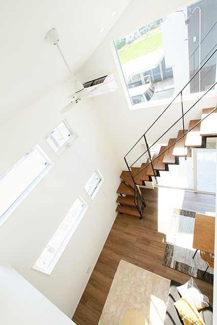 長野「造作カウンターをフル活用　勾配天井のあるゆったりハウス」 ハーバーハウス上越支店