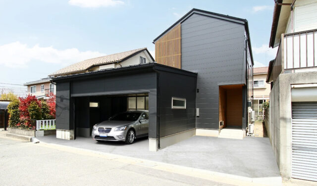 Revelta 大開口ガレージ×中庭!洗練されたデザインの家 ハーバーハウス上越支店