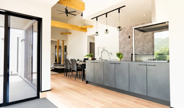 STORY 薪ストーブがある開放的な吹き抜けLDKの平屋！ ハーバーハウス上越支店