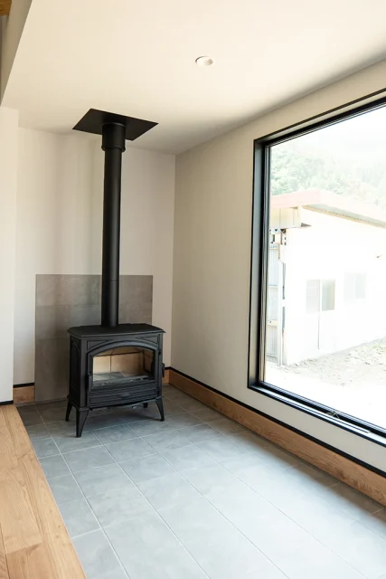 STORY 薪ストーブがある開放的な吹き抜けLDKの平屋！ ハーバーハウス上越支店