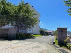 須坂市墨坂南の【土地・分譲地《全11区画》】の森上小学校写真(約1600m~1660m)