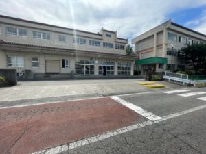 長野市若穂綿内の【土地】の綿内小学校写真(約600m)