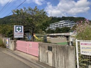 千曲市大字野高場の【土地】の稲荷山保育園写真(約1200m)
