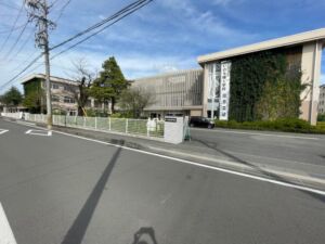 長野市若里2丁目の【土地】の櫻ヶ岡中学校(約1925m)