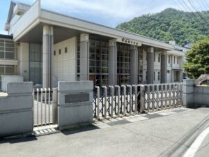 長野市西長野の【土地】の西部中学校(約550m)